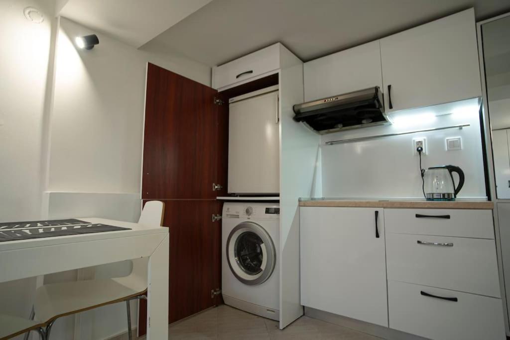 Studio With Courtyard Just Steps Away Vitosha Str Sofya Dış mekan fotoğraf