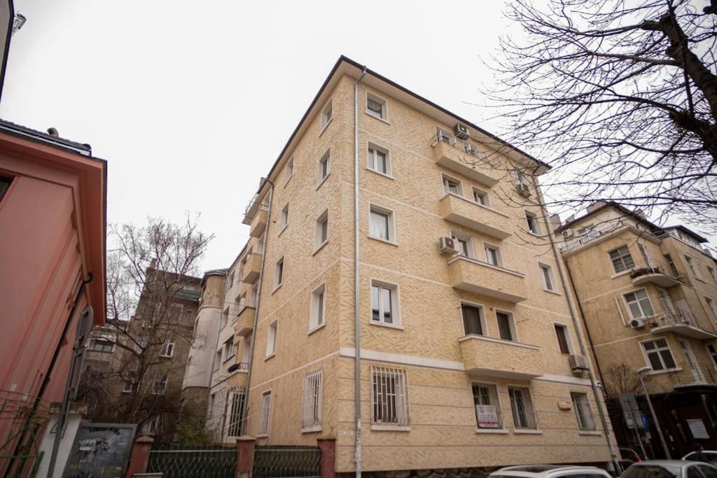 Studio With Courtyard Just Steps Away Vitosha Str Sofya Dış mekan fotoğraf