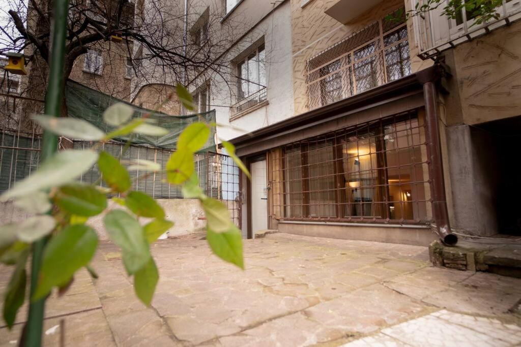 Studio With Courtyard Just Steps Away Vitosha Str Sofya Dış mekan fotoğraf
